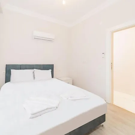 Cozy Flat With Balcony 15 Min Walking Distance To Beach In Muratpasa, Antalya * 安塔利亚