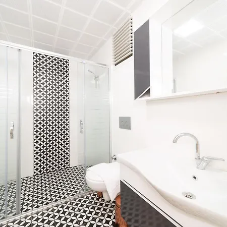 公寓 Cozy Flat With Balcony 15 Min Walking Distance To Beach In Muratpasa, Antalya *